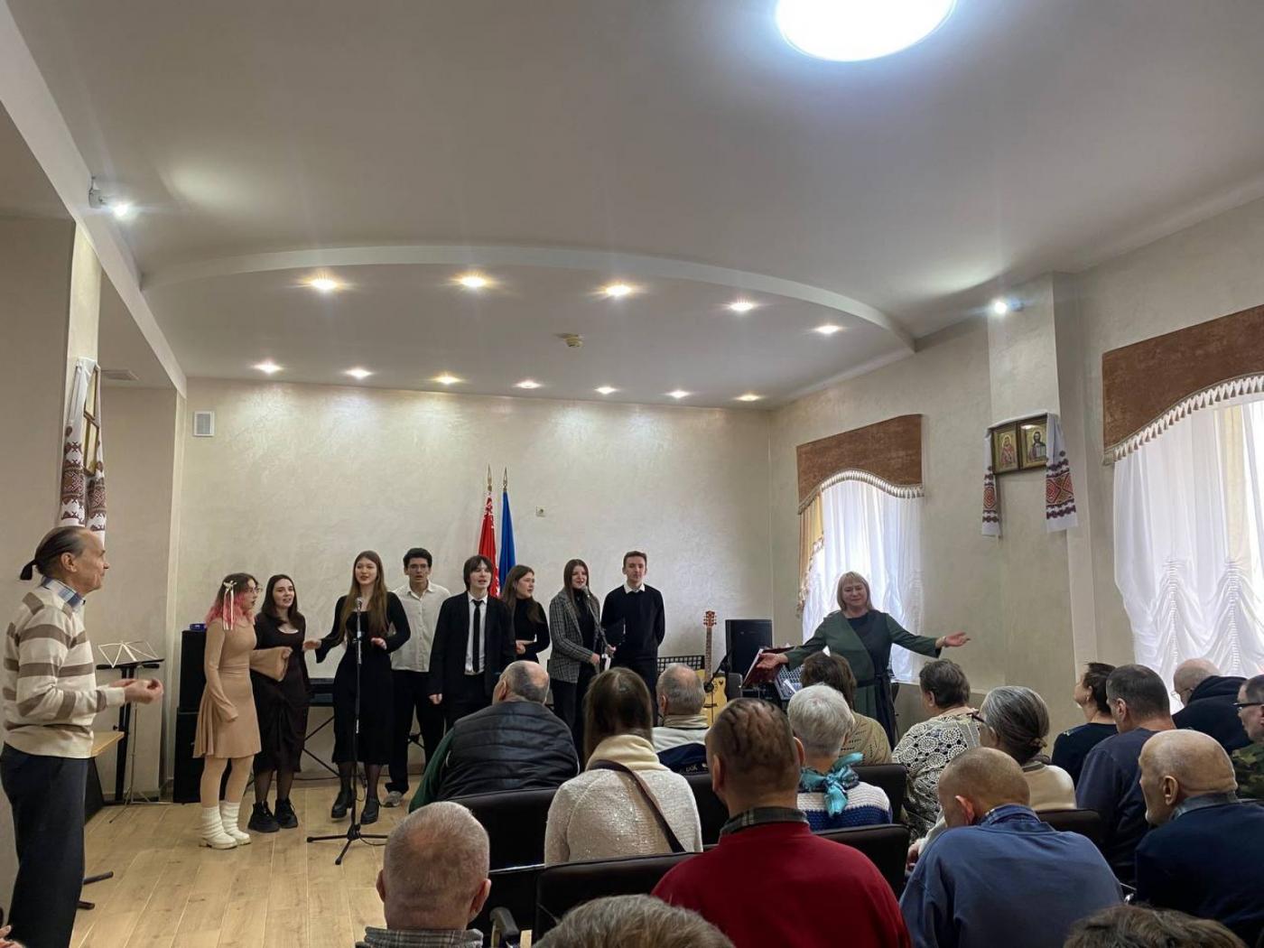 Акция «ИПФ с любовью»: студенты посетили Минский городской социальный пансионат «Гармония»